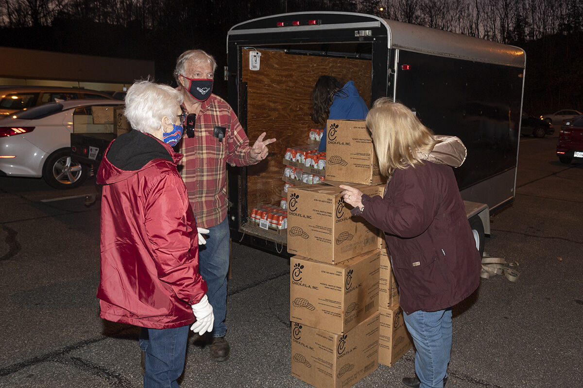Thanksgiving distribution 3